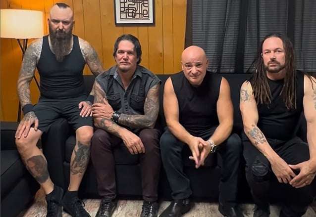 DISTURBED's MIKE WENGREN Describes Opening for IRON MAIDEN in Mexico as a 'Dream Come True' Experience Disturbedjan2025 638