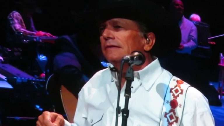 George Strait - She Let Herself Go (Official Video and Lyrics)