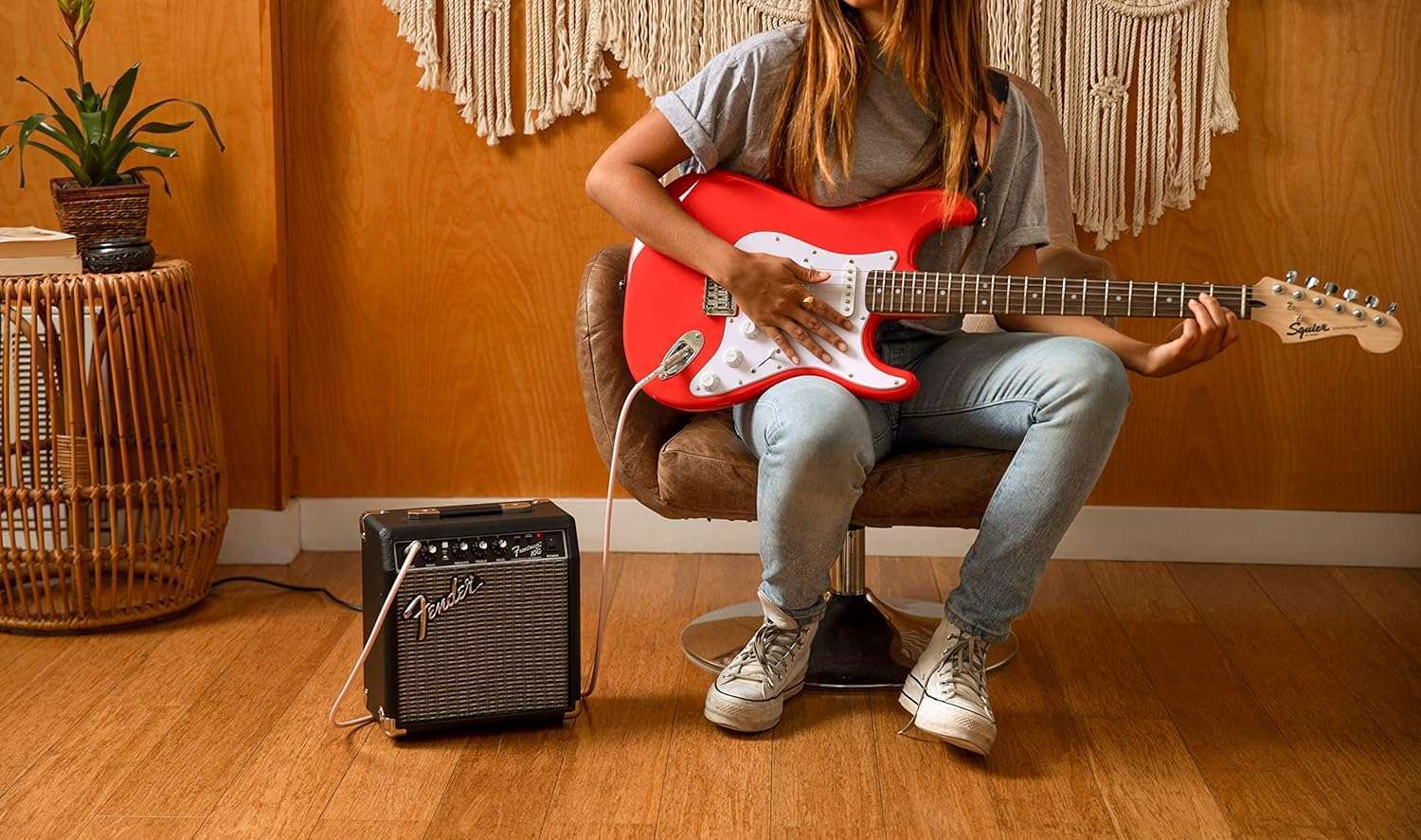 Fender-Frontman-10G-Guitar-Amplifier-10-Watts-6-Inch-Special-Design-Speaker-2-Year-Warranty-Compact-Size-5.75-D-x-10.25-W-x-11-H.jpg Fender Frontman 10G Guitar Amplifier - 10 Watts, 6-Inch Special Design Speaker, 2-Year Warranty, Compact Size (5.75" D x 10.25" W x 11" H)