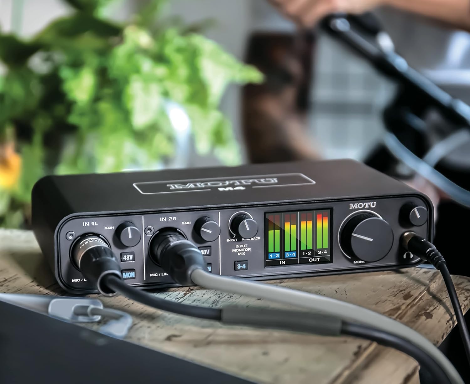1755689676_MOTU-M4-4x4-USB-C-Audio-Interface-Review-Features.jpg MOTU® M4 4x4 USB-C Audio Interface Review & Features